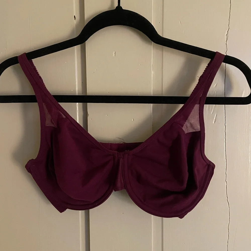 Wacoal Purple Full-Coverage Bra with Mesh Cutouts Adjustable Straps Clasp Back D